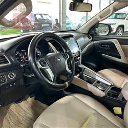 ميتسوبيشي باجيرو